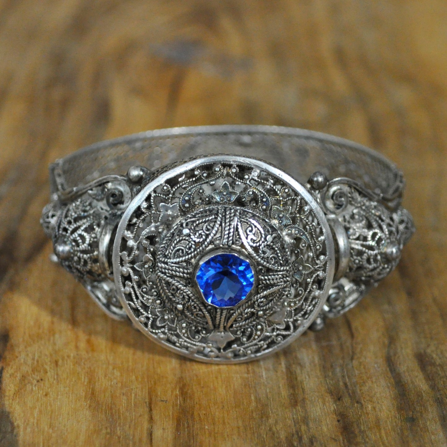 Vintage Sterling Filigree Hinged Bangle with Blue Stone - Art Deco - 925 Silver - Floral