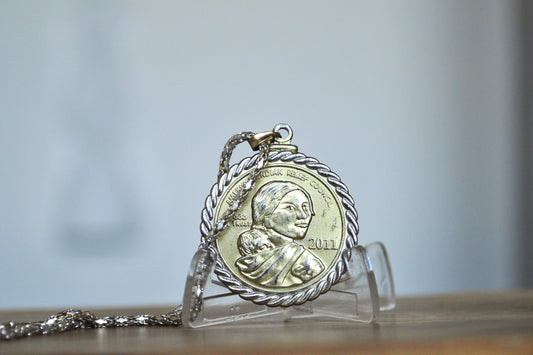 Sacagawea Necklace Gold-Tone Reproduction Coin American Indian Council 2011 - 2011 Gold-Tone Sacagawea Coin Necklace