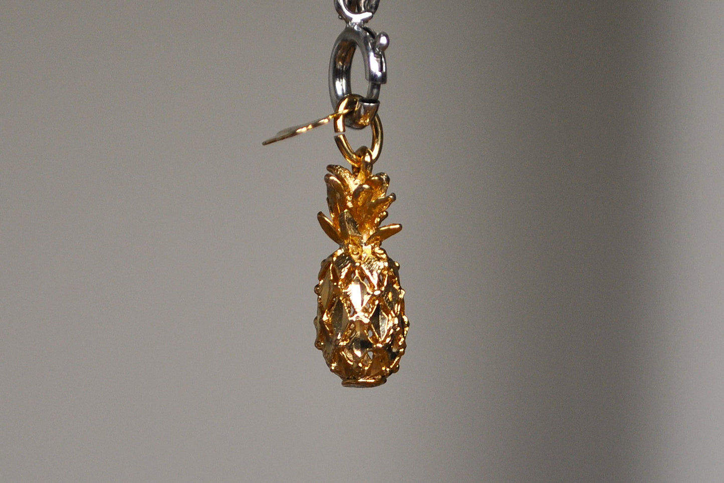 Beautiful Sterling Silver Gold Tone Pineapple Pendant - Stamped and Tested Sterling Silver - Crea Sterling Charm - Hawaii Pineapple Pendant