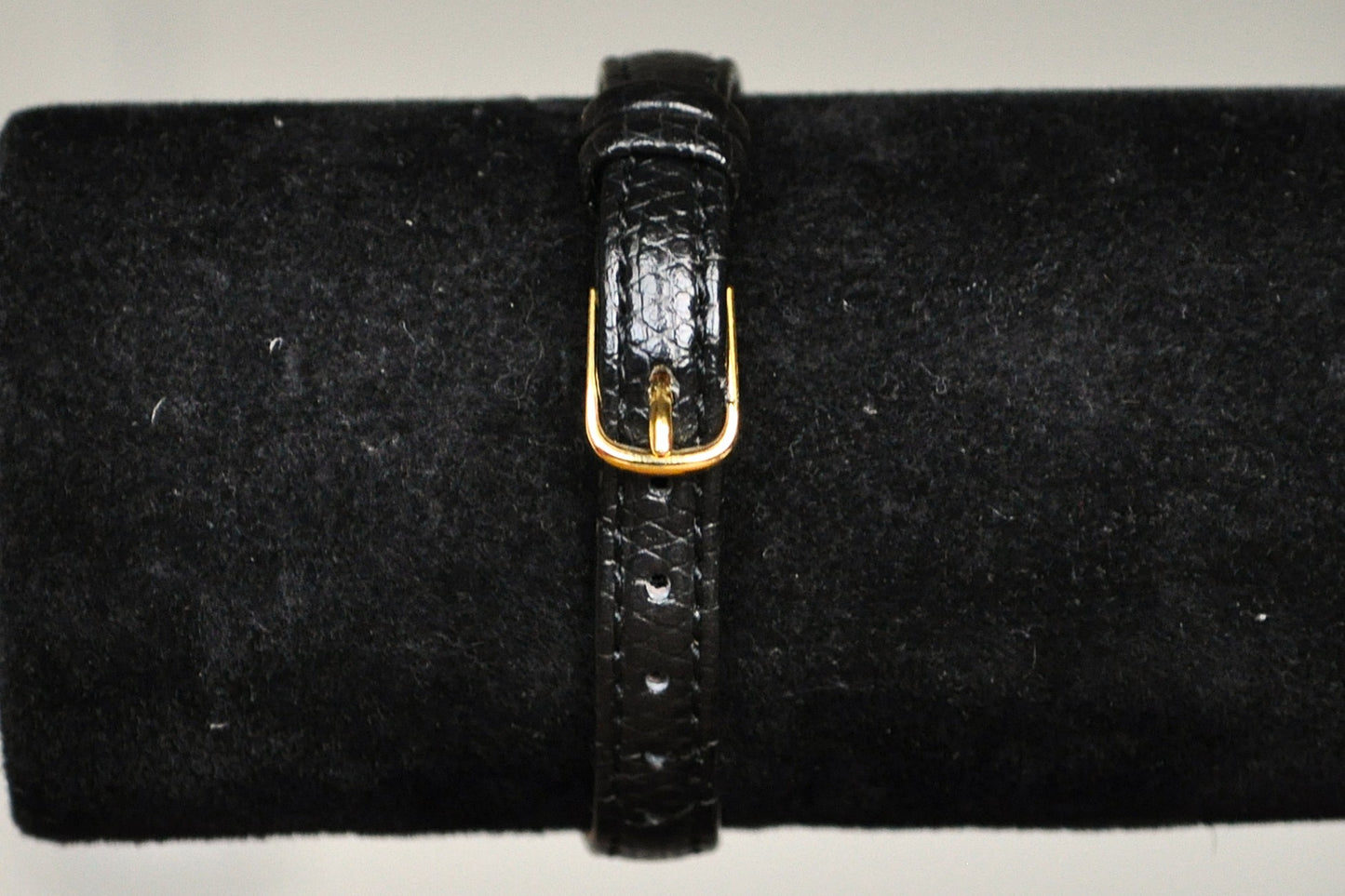 Sleek Stainless Steel Gold Tone Manhattan Diamond Quartz Analog Watch - Black Genuine Leather Watch - Working!