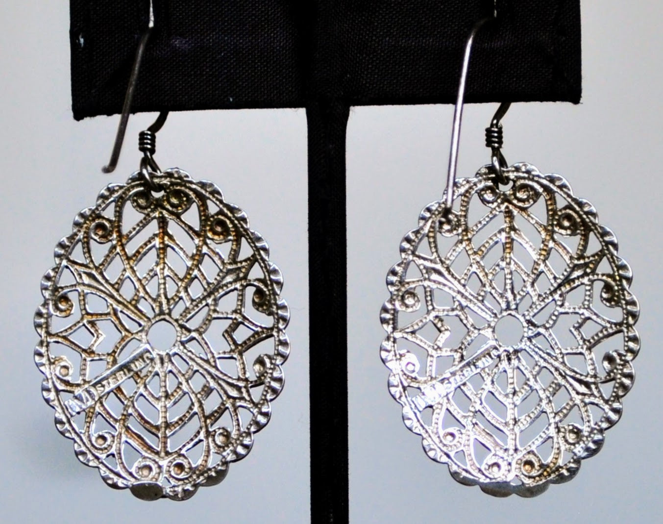 Beautiful Sterling Silver Filigree Dangle Earrings - Stamped M Sterling - Vintage Sterling 925 Dainty Filigree Design Earrings