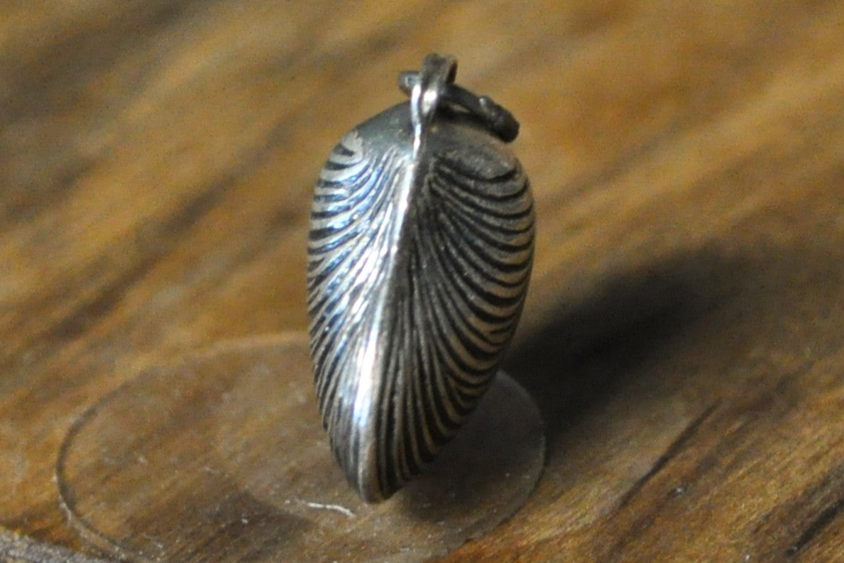 Silver Clamshell Pendant - Stamped and Tested Sterling Silver - Beau Sterling Charm - Ocean Jewelry