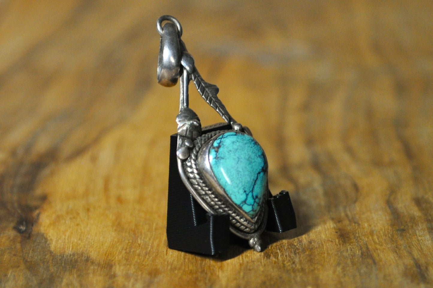 Sterling Silver Floral Teardrop Cut Turquoise Pendant - Tested Sterling Silver - Authentic Native Jewelry - Twisted Rope Bezel