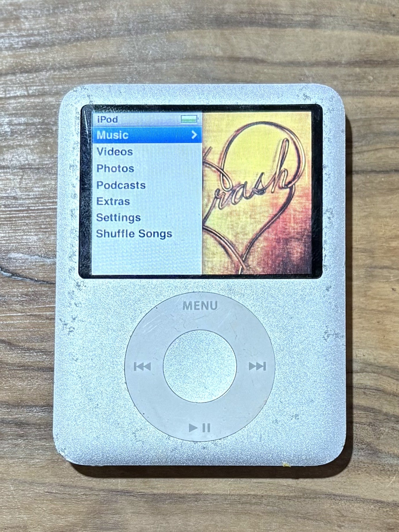 Apple iPod Nano 3rd Gen 4 GB Storage 2007 Release *Working - Pre-Owned Apple iPod Nano Silver with over 400 Songs