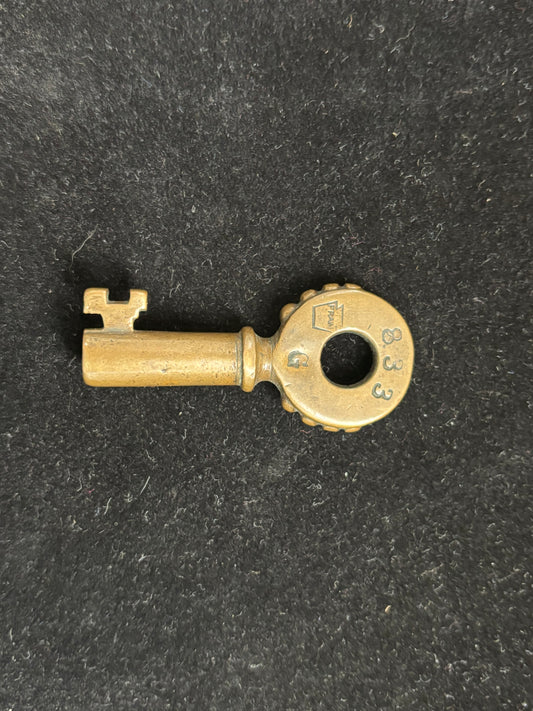 Authentic Vintage Pennsylvania Railroad (PRR) Cast Brass "Knobby Bow" Switch Key