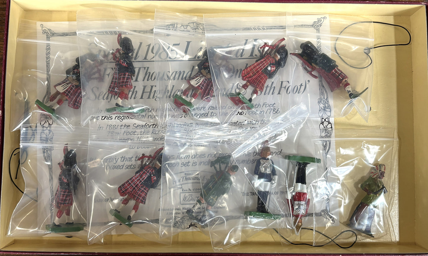 Britain Seaforth Highlander 11 Piece Mixed Set Collector Lot Figurines - Mismatched Eleven Piece Seaforth Highlander Figurines