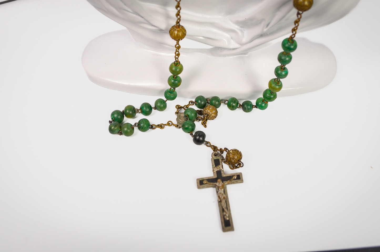 Emerald Green Beaded Rosary Necklace with Gold-Tone Accents and Crucifix - Traditional Five-Decade Catholic Rosary Green Stone-Style Beads and Gold Chain
