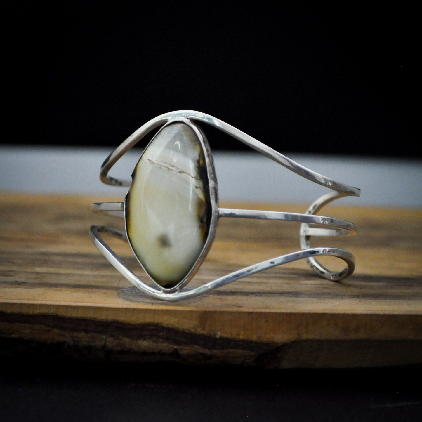 Brazalete Vintage Navajo de Plata Esterlina con Turquesa Verde Natural Estilo Royston con Mínima Matriz Negra - Brazalete Cónico de Plata Esterlina .925 Hecho a Mano con Turquesa Verde Menta Estilo Nevada