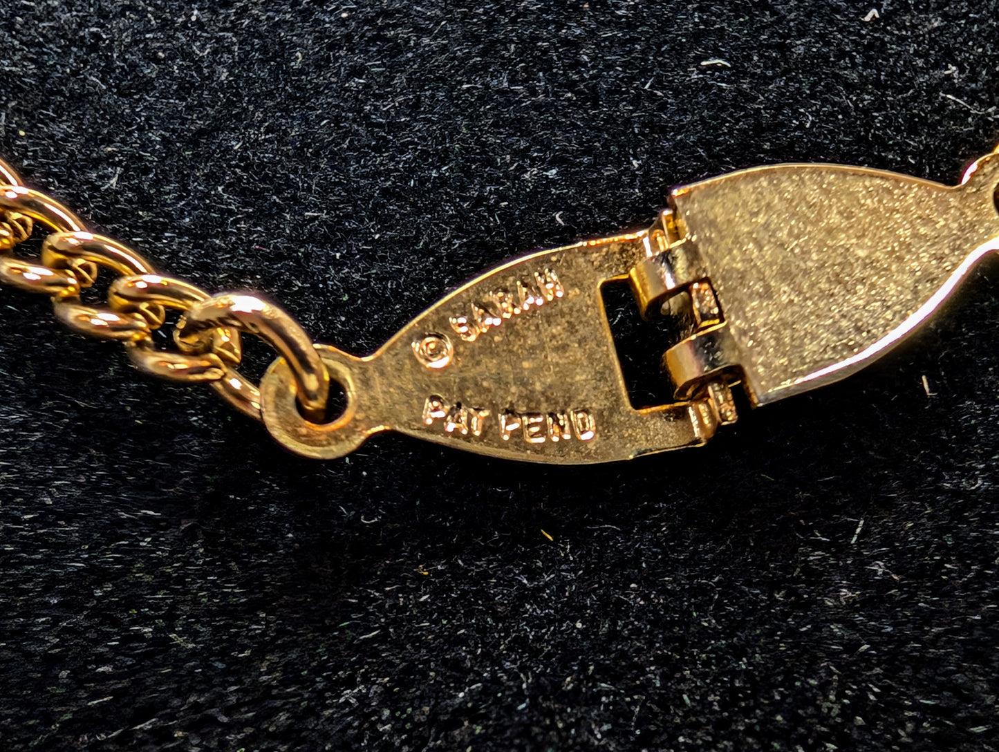 Unique Sarah Coventry Patent Pending Goldtone Red Stone Unique Clasp Chain Necklace - 32" Length - Vintage Sarah Cov. Pat. Pend. Necklace