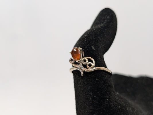 Stunning 14KT White Gold Amber Ring - Size 6 - Stamped and Tested 14KT Gold - Unique Loop Design