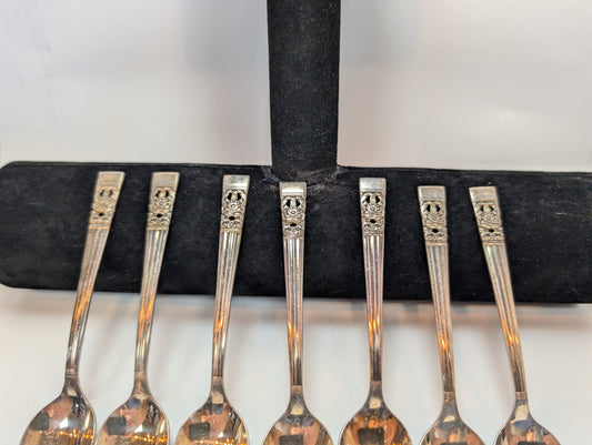 Set of 7 Vintage Silverplated Oneida Community Coronation Teaspoons - Stamped Community - Small Floral Spoons