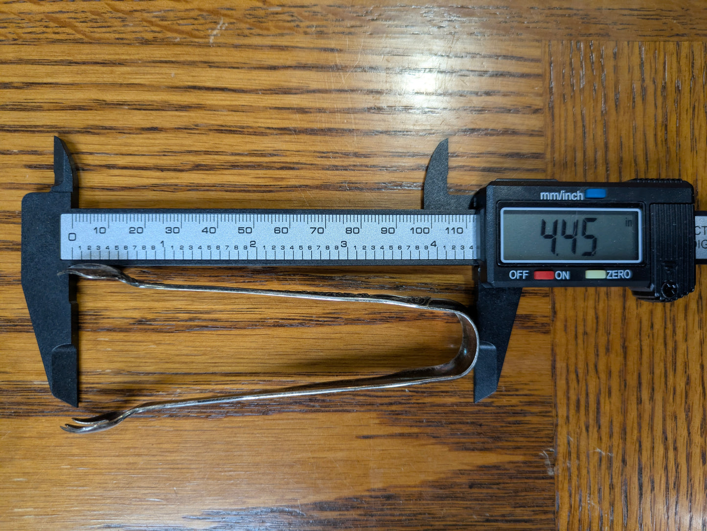 Sterling Gorham 1896 Maryland Bonbon Tongs - Stamped and Tested Sterling Silver - Floral Trident Tongs - 4.45 Inches