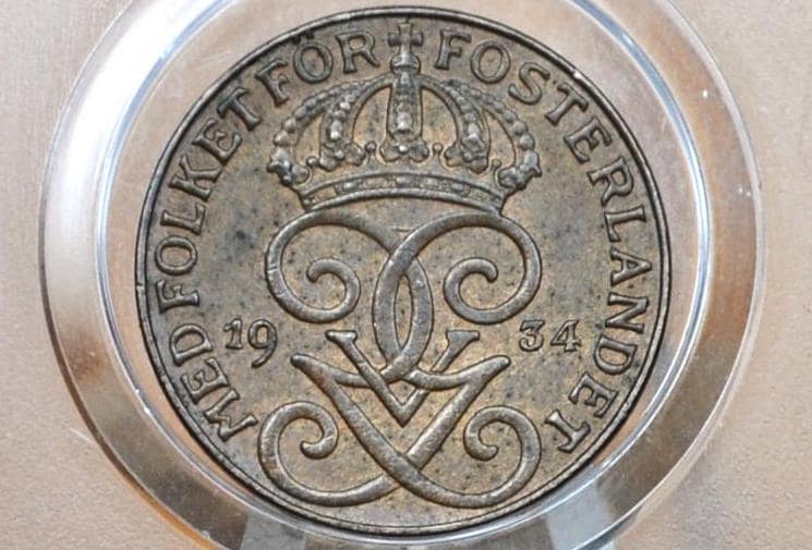 Swedish 1, 2 and 5 Ore Coins - Choose by Date! Tiny coins - Sweden One Ore, Great for Collections, 1910s, 20s, 30s, 40s & 50s