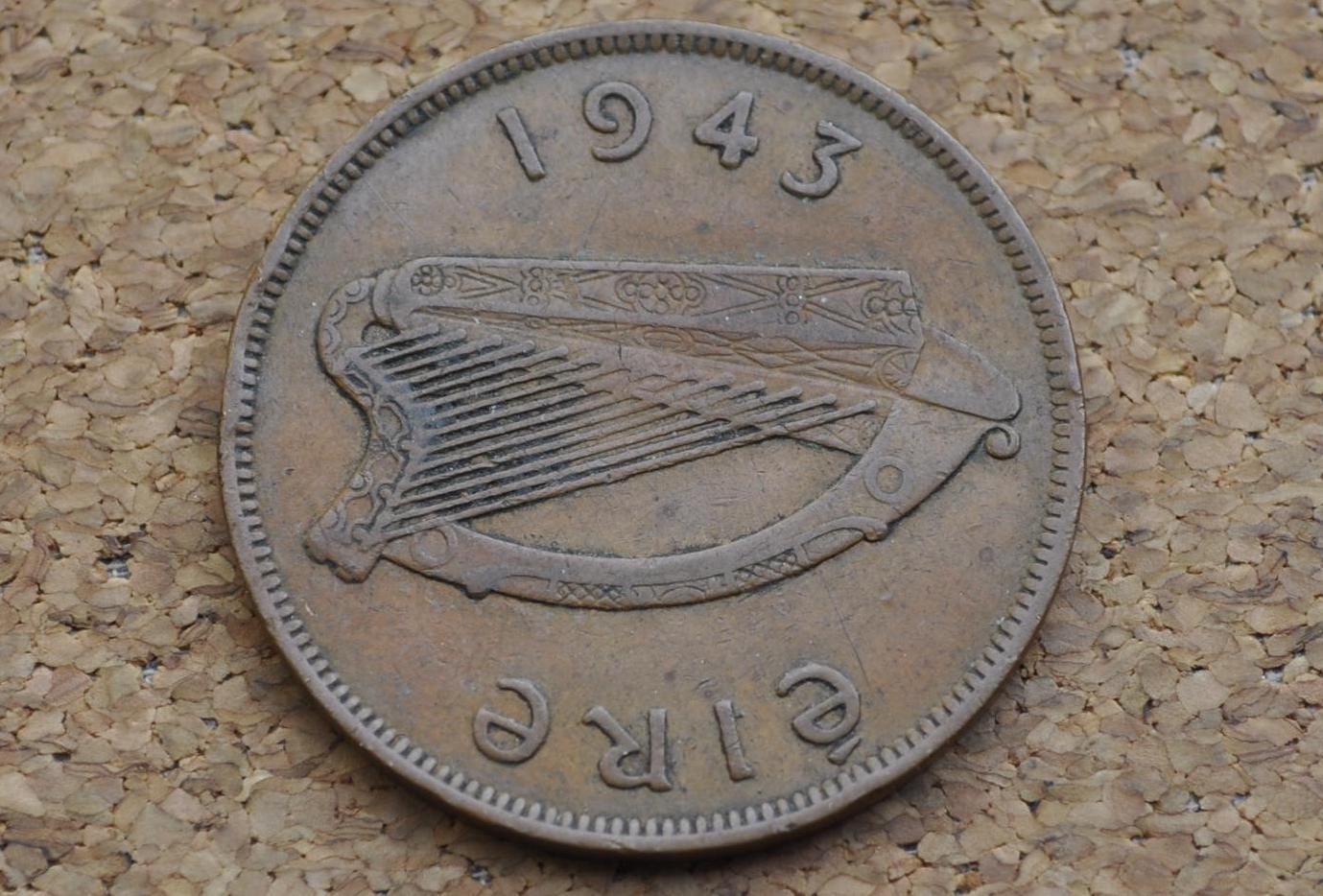 1964 Irish 1 Penny Coin - Great Condition - 1964 One Cent Coin Ireland / UK - Hen with Chicks Design Irish Coins - Great for Gifts, Jewelry