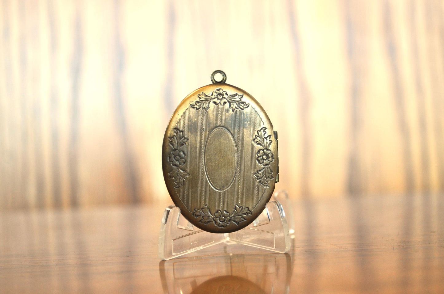 Vintage Victorian Style Floral Striped Locket Pendant - Photos Inside - Antique Oval Brass Floral Victorian Locket