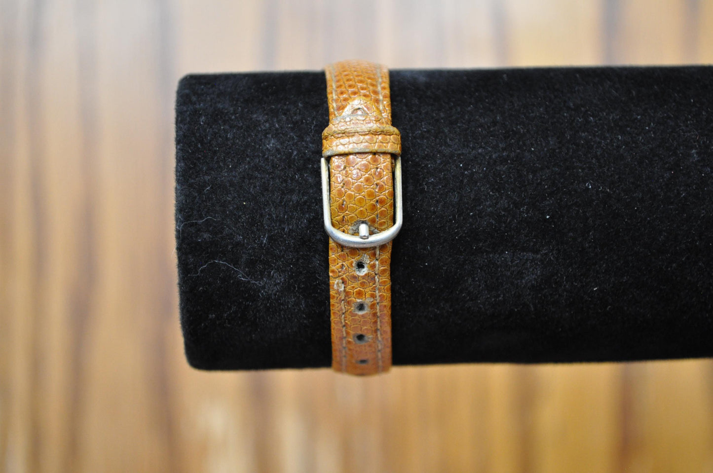 Vintage Quintel Quartz Moon Phase Watch - Vintage Quintel Quartz Moon Phase Watch - Working!