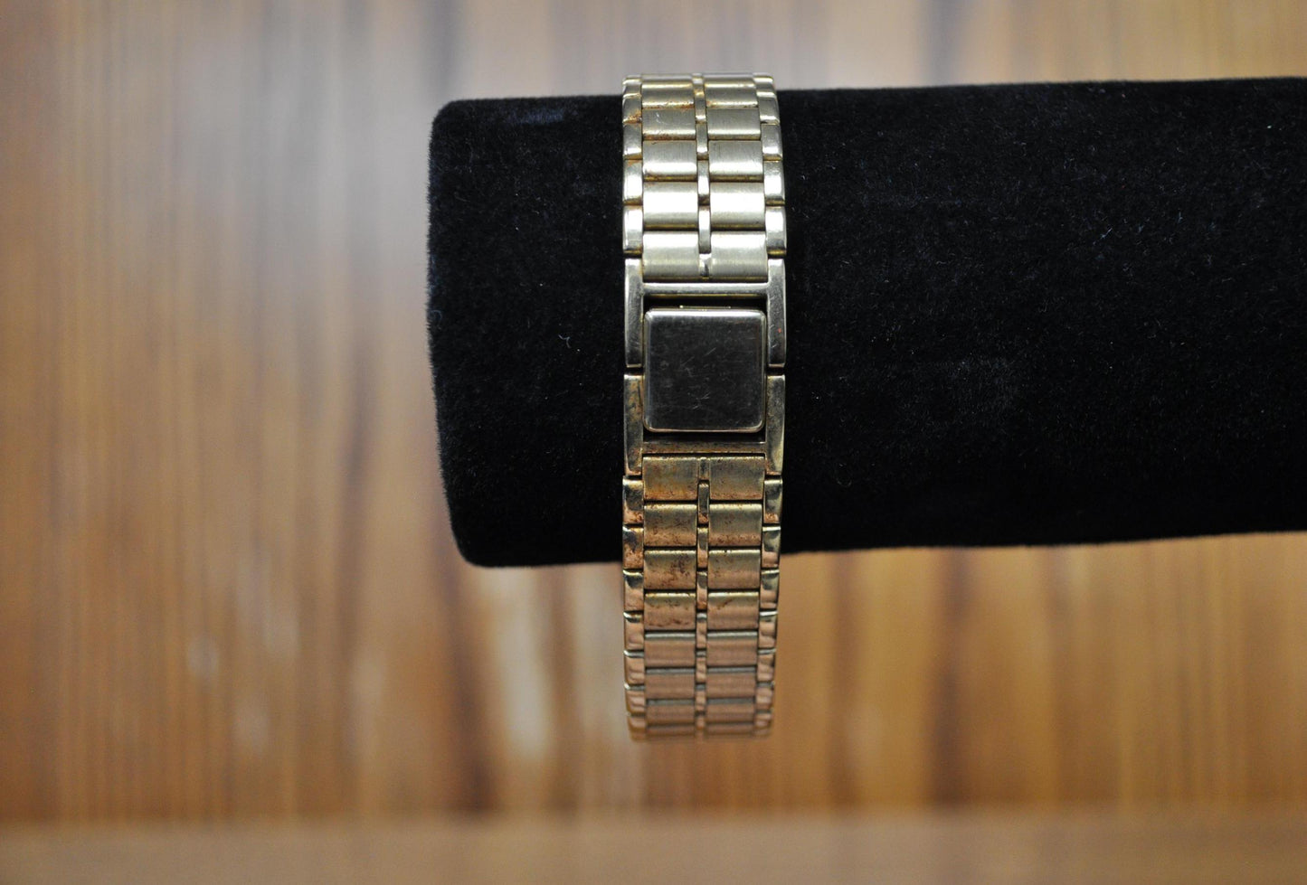 Vintage Seiko Quartz Gold Tone Watch - Antique Gold Tone Seiko Watch V701-6K09 - Not Working