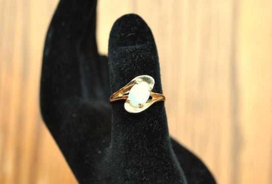 Beautiful 14k Fiery Opal Cocktail Ring - Size 5.5 - Fiery Opal 14 Karat Gold Cocktail Ring