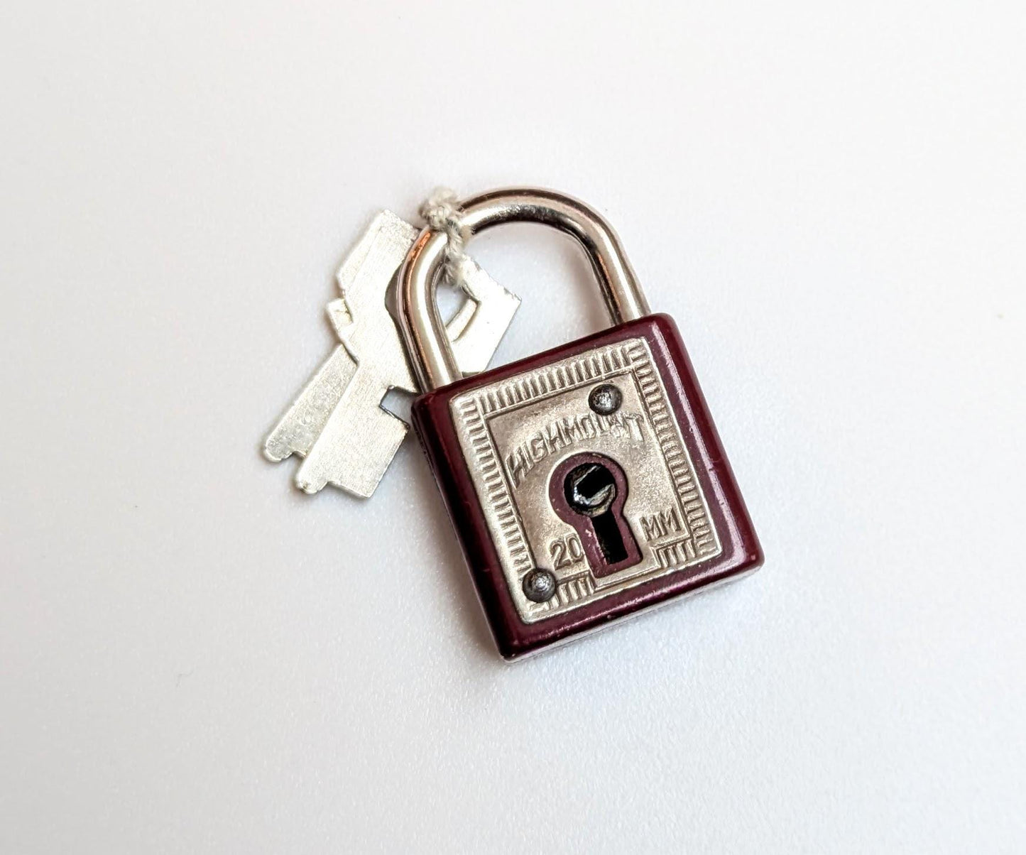 Antique Highmount 20 Millimeter Padlock - Highmount 20 mm with Keys - Highmount Padlock