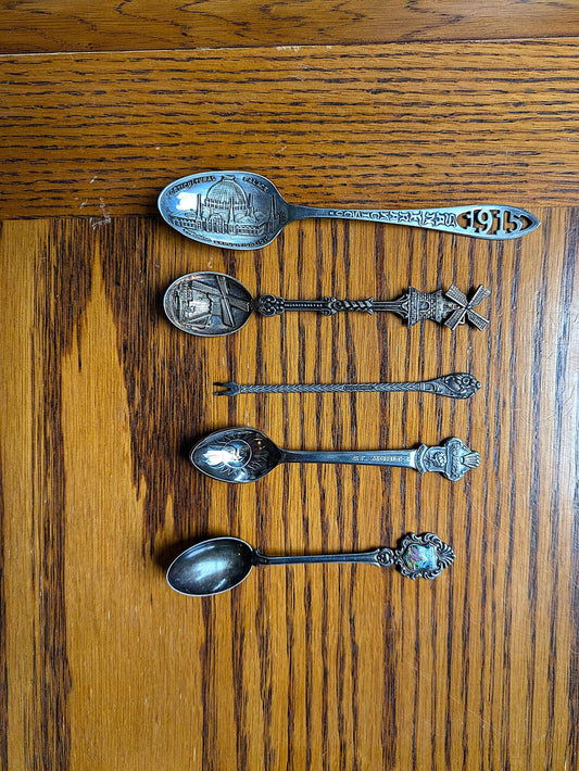 Set of 5 Antique Foreign Silver Souvenir Spoons - Décor & Collections - Silver Spoons and Lobster Fork - Souvenir Silverware