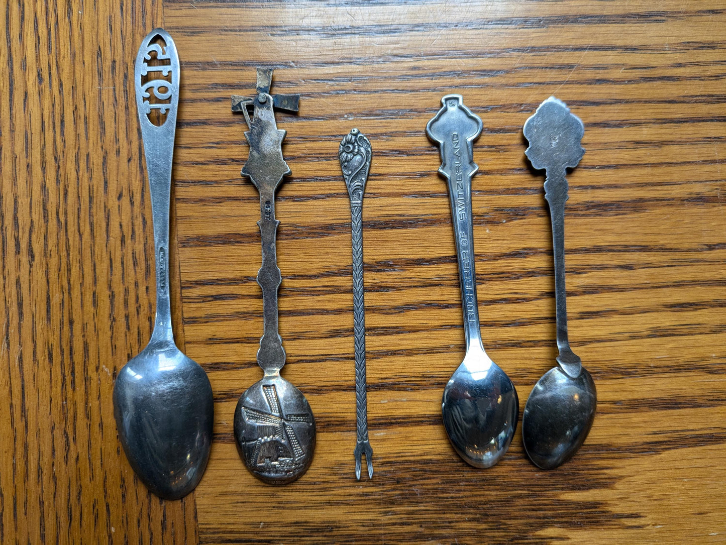 Set of 5 Antique Foreign Silver Souvenir Spoons - Décor & Collections - Silver Spoons and Lobster Fork - Souvenir Silverware