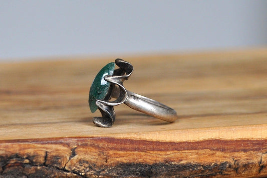 Unique Sterling Silver Jade Oval Ring - Size 5 - Stamped and Tested Sterling Silver - "U" Looped Dome Design