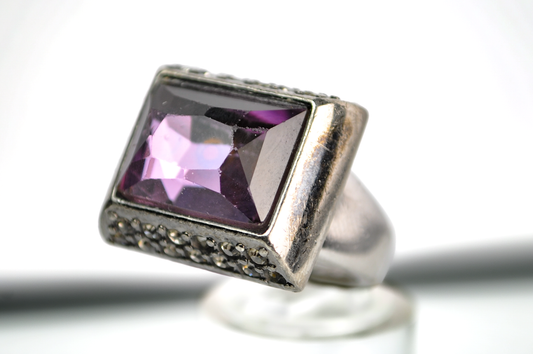 Vintage Lia Sophia Size 7 Purple Gemstone and Silver Toned Ring - Lia Sophia Statement Ring Sz 7 Large Purple Gemstone