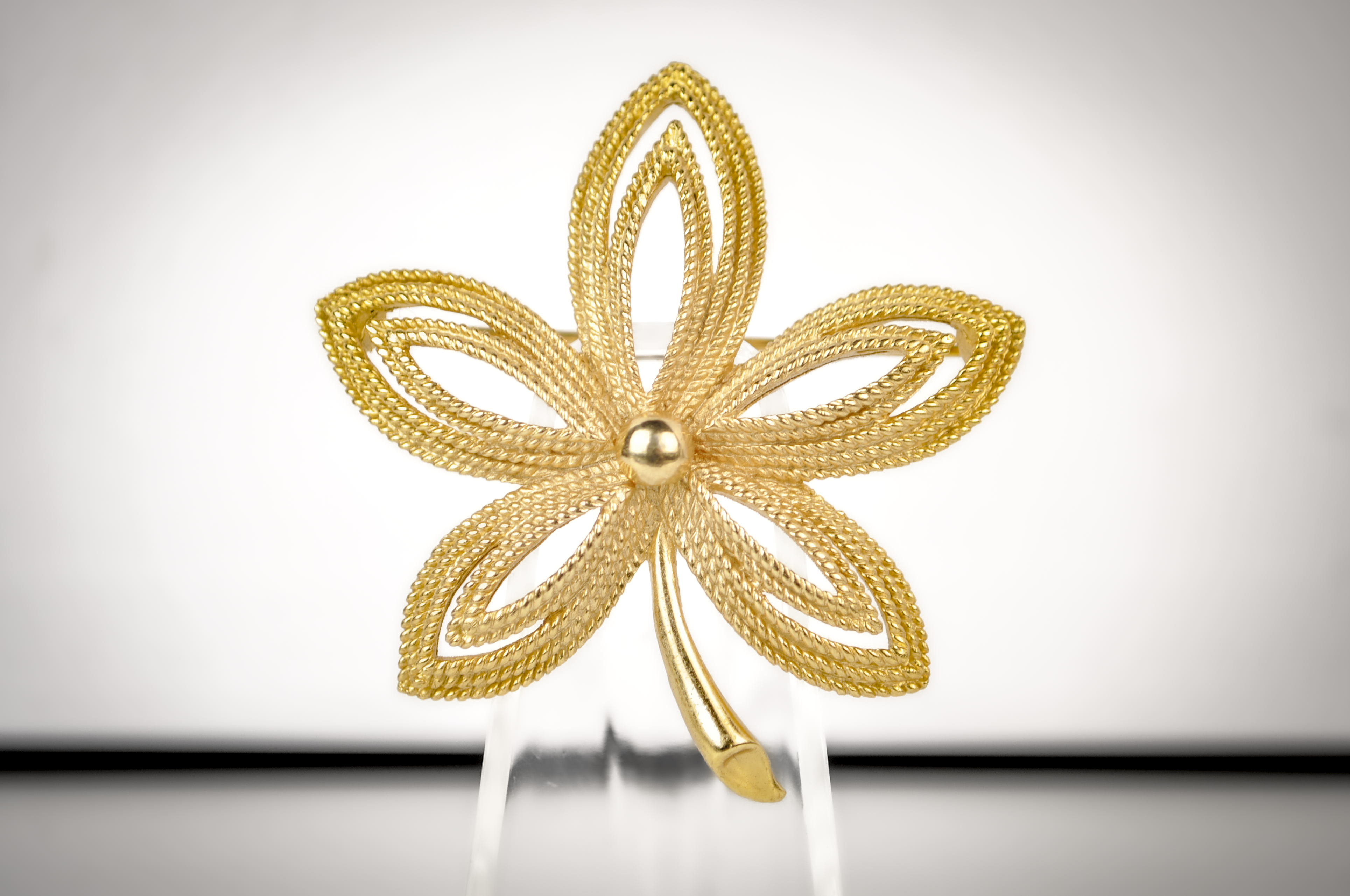 Vintage Crown Trifari Gold-tone Flower Brooch - Openwork Flower