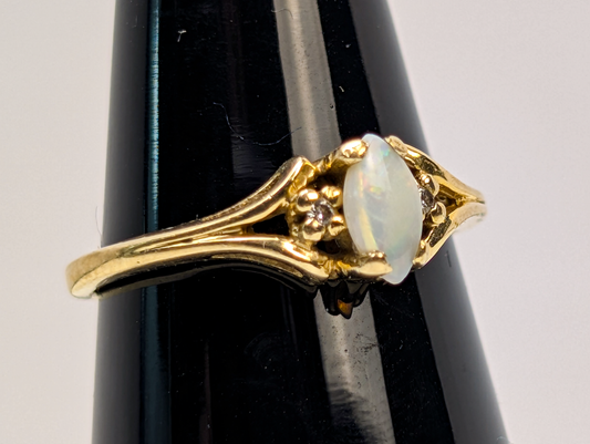 Size 5 Magic Glo Brand 10K Dainty Opal Ring - Stunning Opal Ring Sz 5 10K Gold