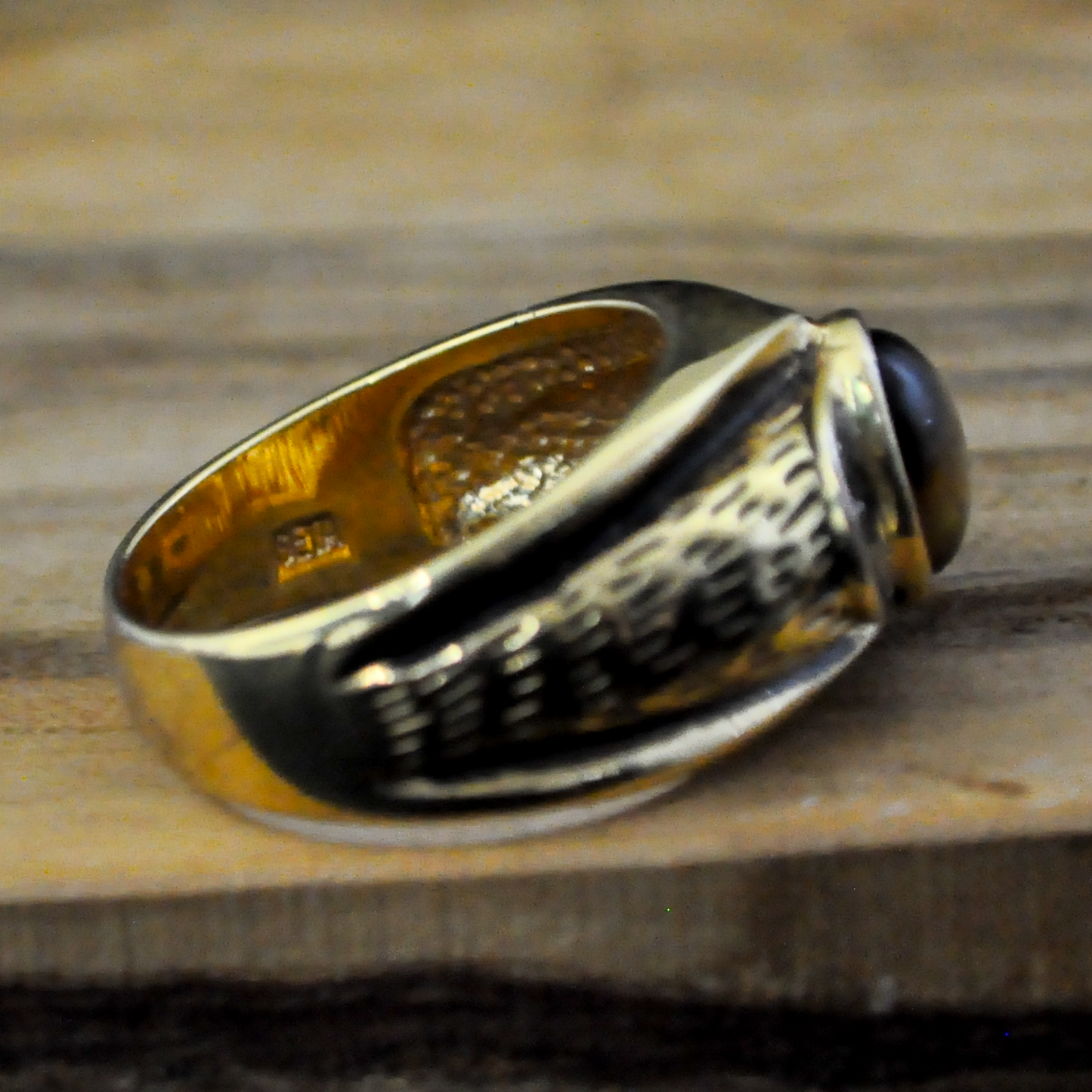 PalmBeach Jewelry Men's Oval-Shaped Tiger's Eye and Crystal Ring - Men’s Yellow Gold-Plated Genuine Tiger's Eye and Round Crystal Ring