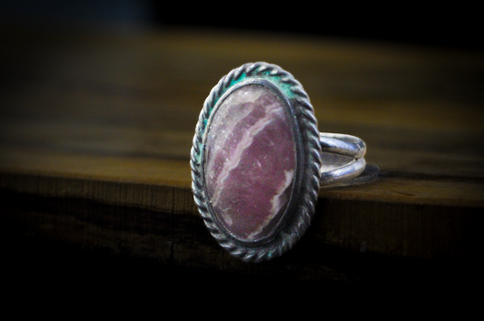 Sterling Silver Natural Rhodochrosite Cabochon Twisted Rope Bezel Ring - Size 6.5 - Stamped and Tested Sterling Silver - Split Band - Southern Native American Ring