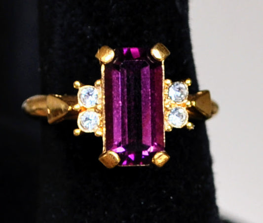 Elegant Avon Gold Tone Amethyst Cocktail Ring - Size 6.5 - Emerald Cut Amethyst - Vintage Avon Signed Purple Rhinestone Classic Ring