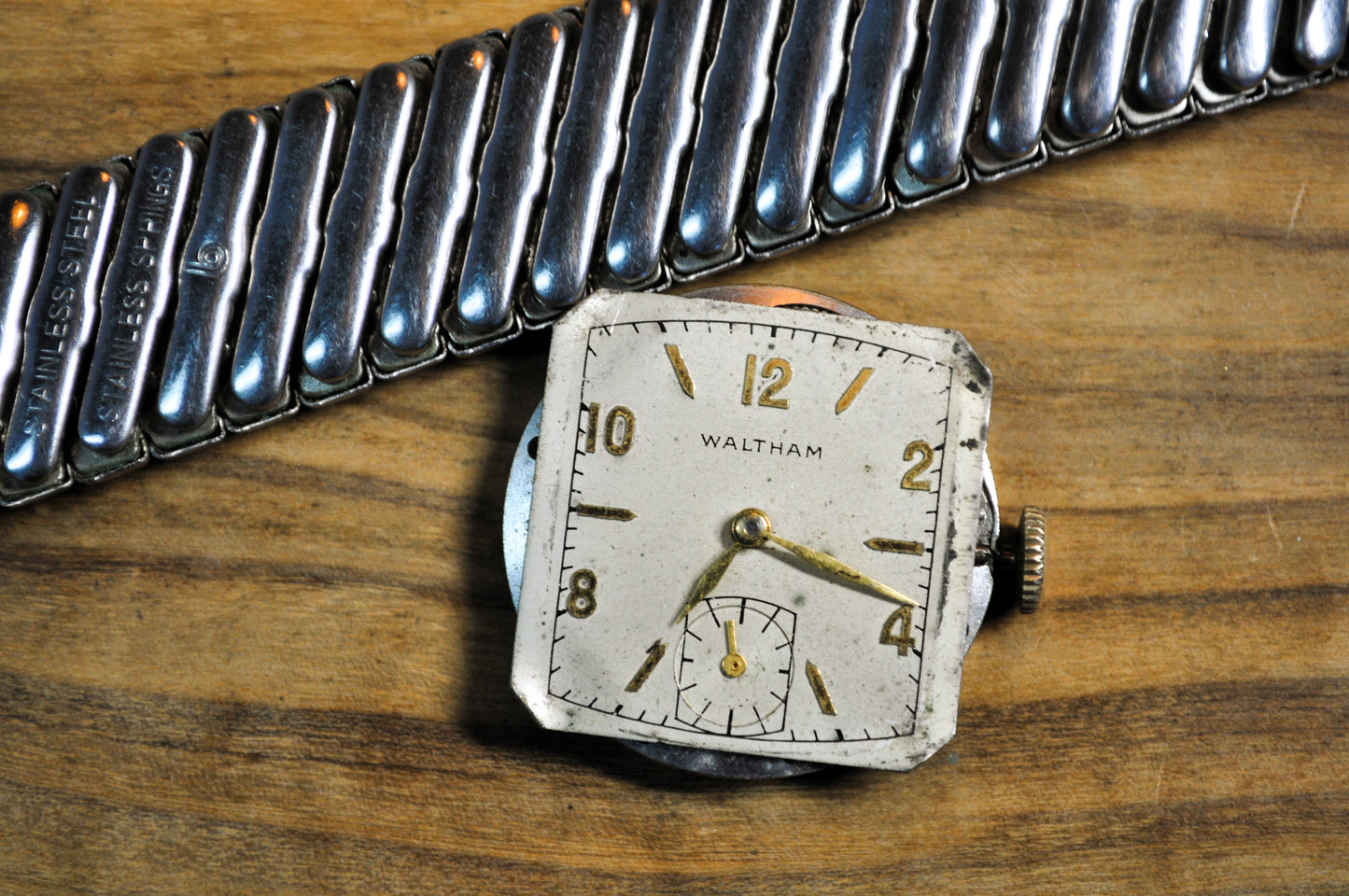 Waltham Men's Watch Hand Winding 17 Jewels Square Analog with Band!