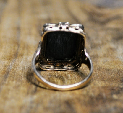 Elegant Art Deco 10K Gold Filigree Black Onyx Ring - Size 4.75 - Stamped 10K - Antique Gold Emerald Cut Rectangle Black Onyx Ring