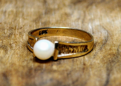 10K Gold Pearl Tension Solitaire Ring - Size 6.5 - Stamped 10 Karat Gold - Vintage 1950s 10K Gold Solitaire Tension Set Pearl Ring