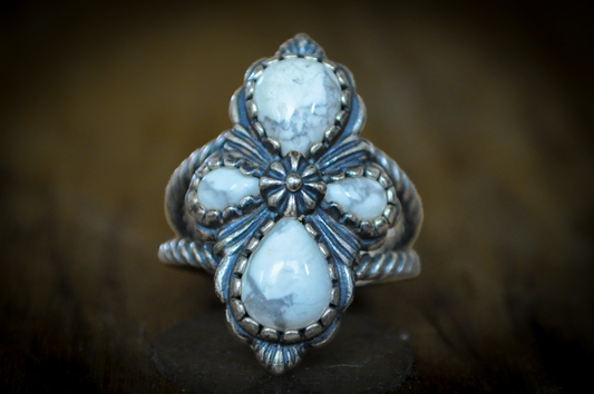 Handcrafted Navajo-Style Sterling Silver &amp; White Howlite Statement Ring - Vintage-Inspired Southwestern White Stone Floral Concho Ring