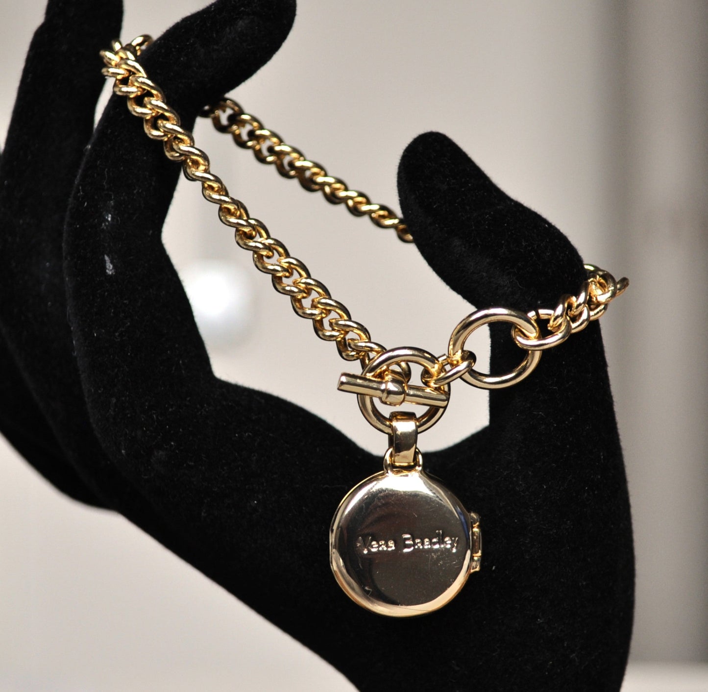 Amazing Vera Bradley Collect Beautiful Moments Locket Bracelet - Vintage Very Bradley Collection - Stunning Gold Tone Locket Bracelet