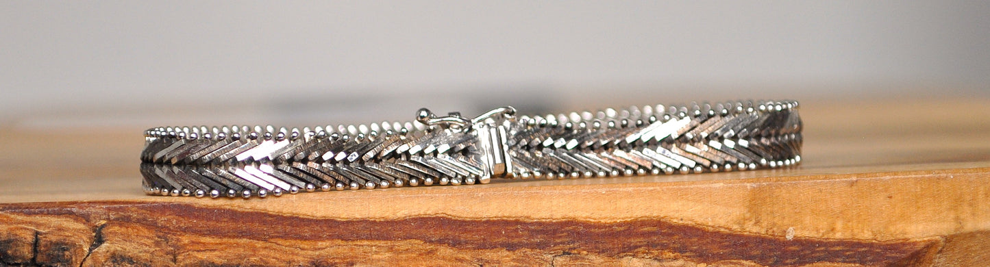 Luxurious Sterling Silver V-Cut Chevron Link Bracelet/Anklet - 7.5 Inches - Sterling Silver 925 SU Italy Bracelet