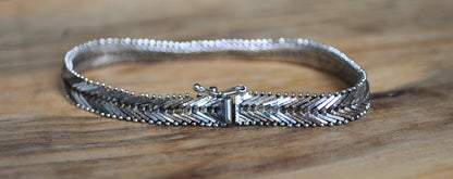 Luxurious Sterling Silver V-Cut Chevron Link Bracelet/Anklet - 7.5 Inches - Sterling Silver 925 SU Italy Bracelet