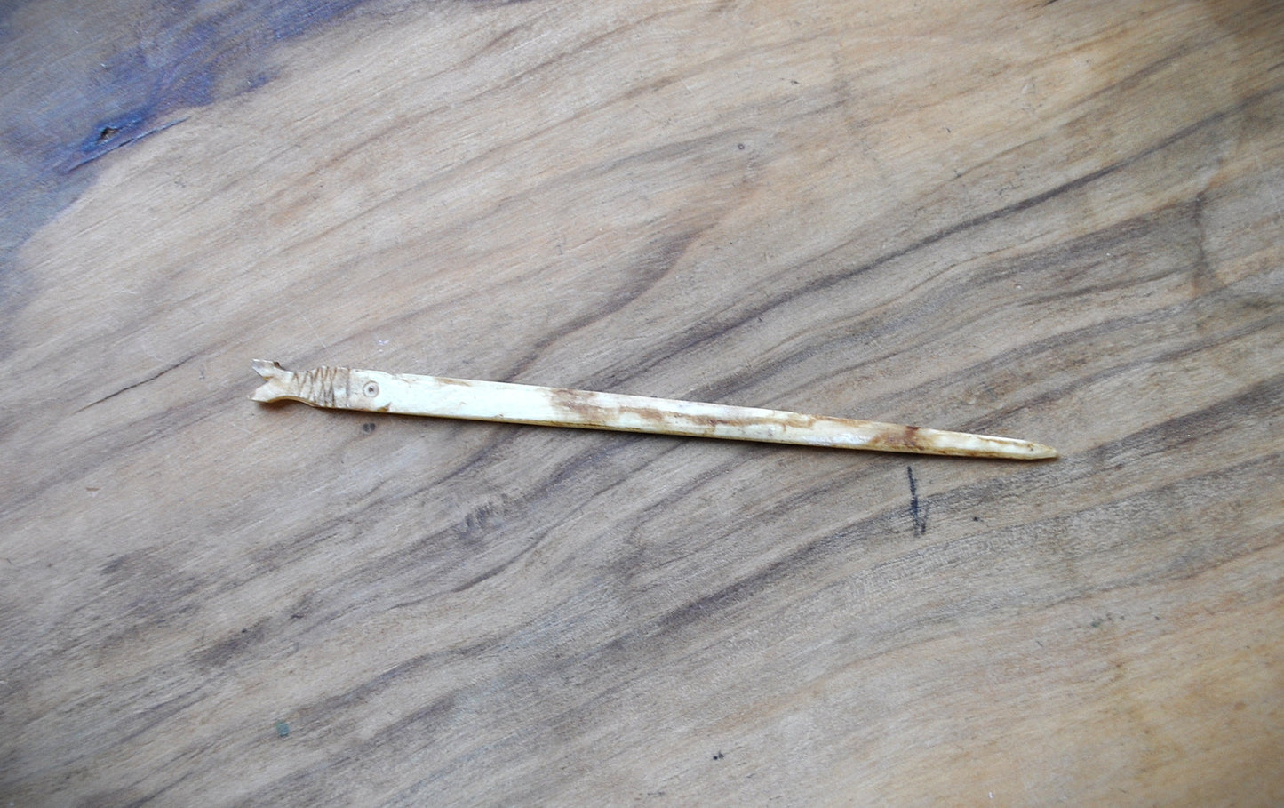 Vintage Handmade Animal Bone Hairpin with Fish Accent - Animal Bone Carved Bun Hairpin Vintage Handmade