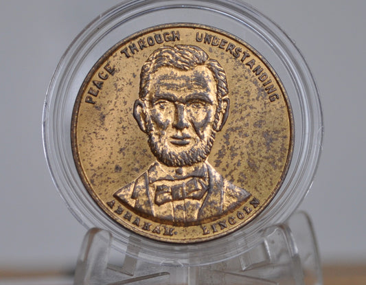 1965 New York Worlds Fair Souvenir Abraham Lincoln - "Peace Through Understanding" Abraham Lincoln 1964-1965 World Fair Token