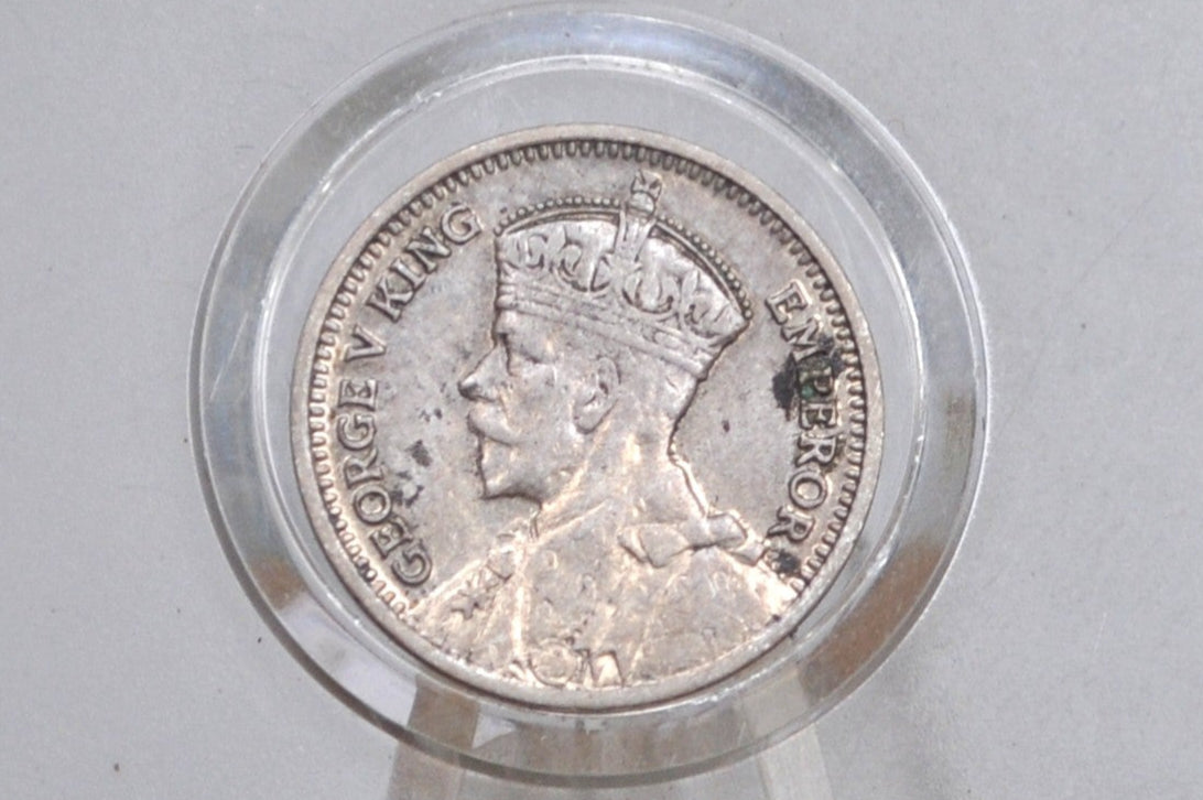 1933 New Zealand Silver Threepence - XF/AU Condition - 50% Silver - 1933 New Zealand 3 Pence