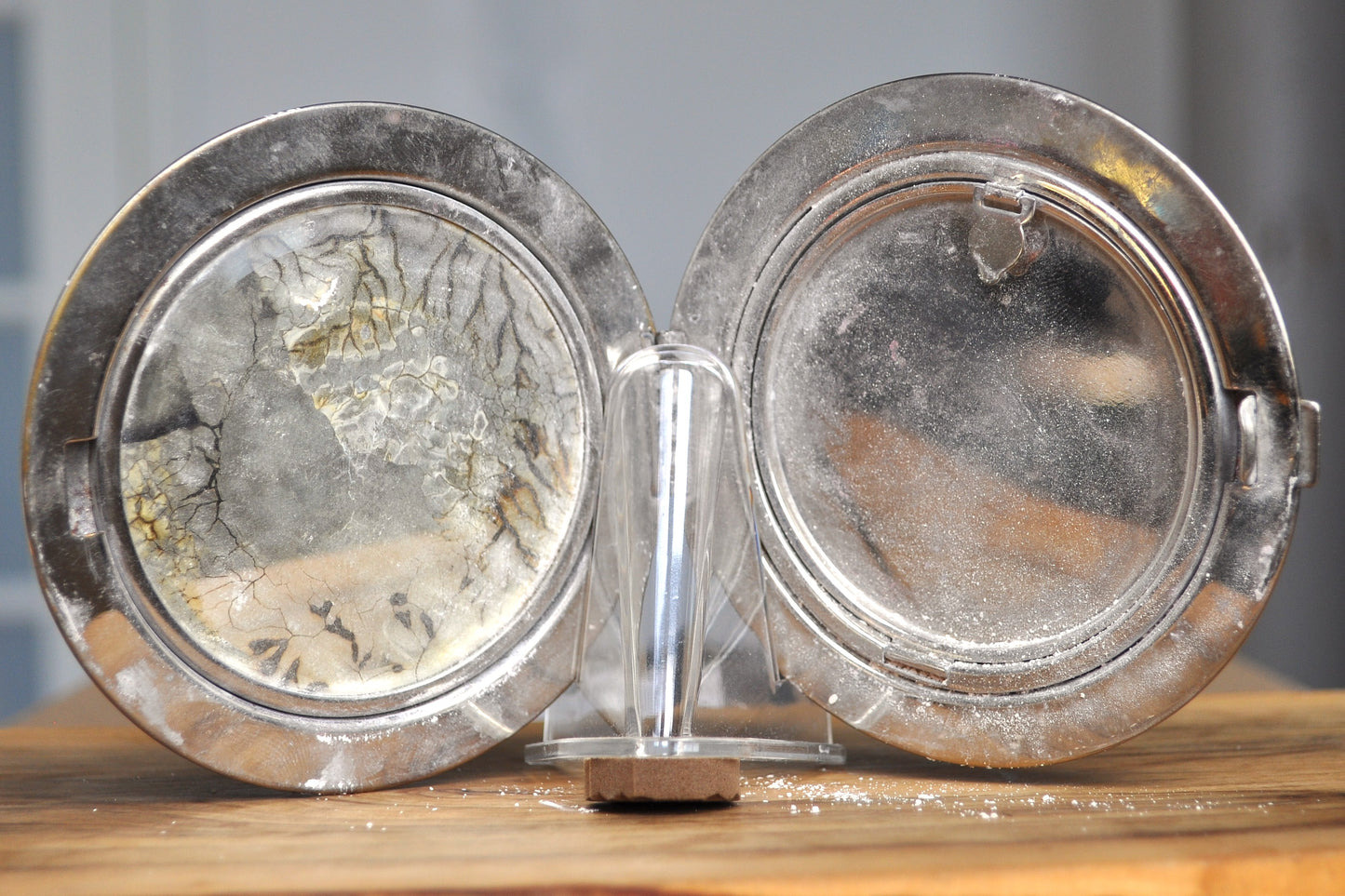 Vintage Compact Powder With Blush and Mirror - Unique Red On-The-Go Compact, Blush and Mirror