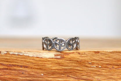 Calming Sterling Silver Peace Symbol Toe/Knuckle Ring - Size 5 - 925 Peace Symbol Toe/Knuckle Ring - Toe/Knuckle Ring