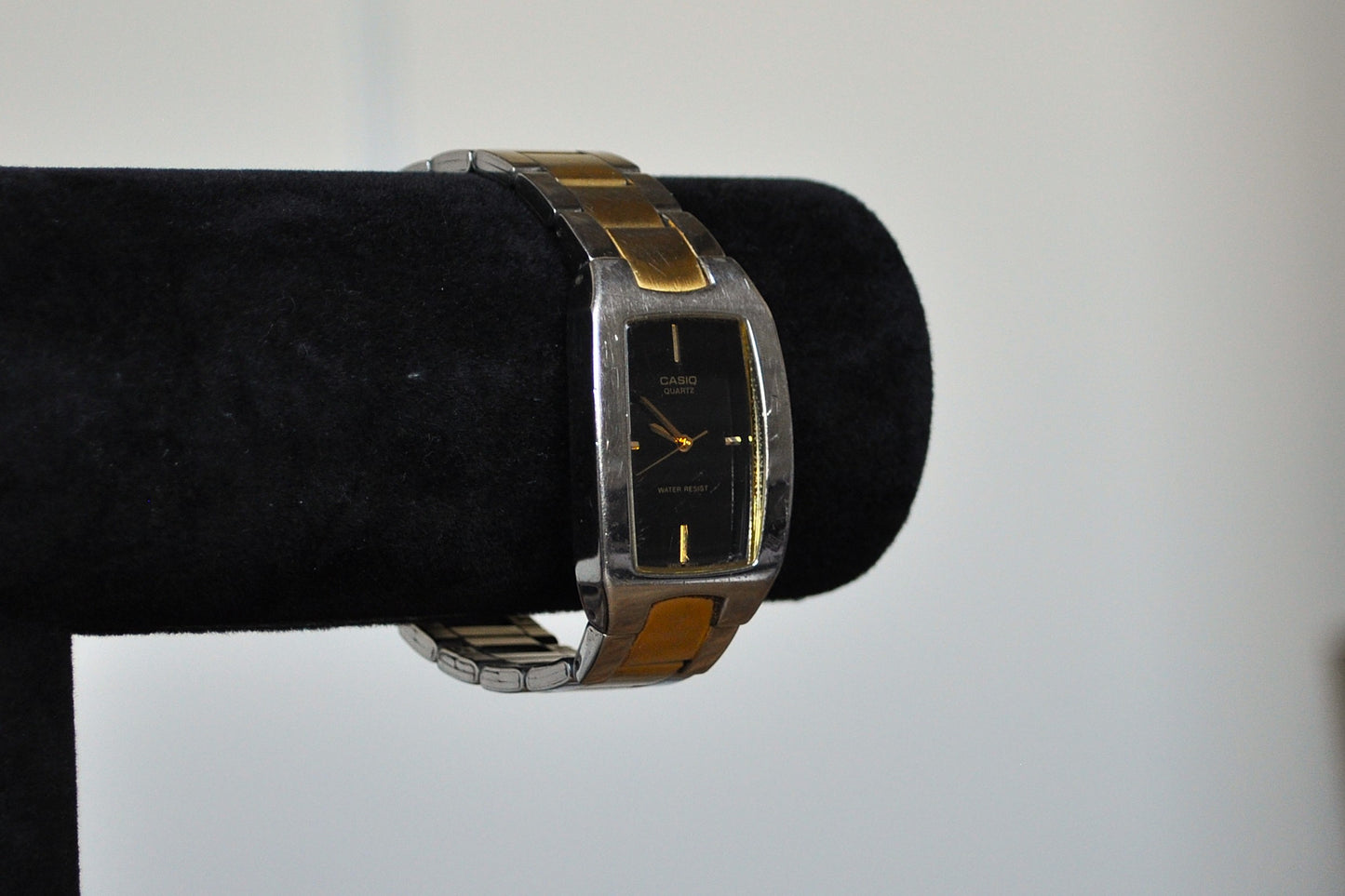 Classic Casio Quartz Analog Silver Tone Watch - MTP-1165 - Working!