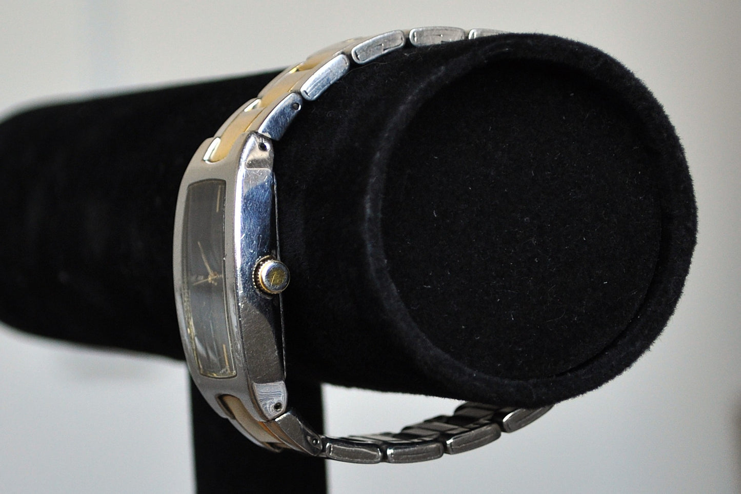 Classic Casio Quartz Analog Silver Tone Watch - MTP-1165 - Working!