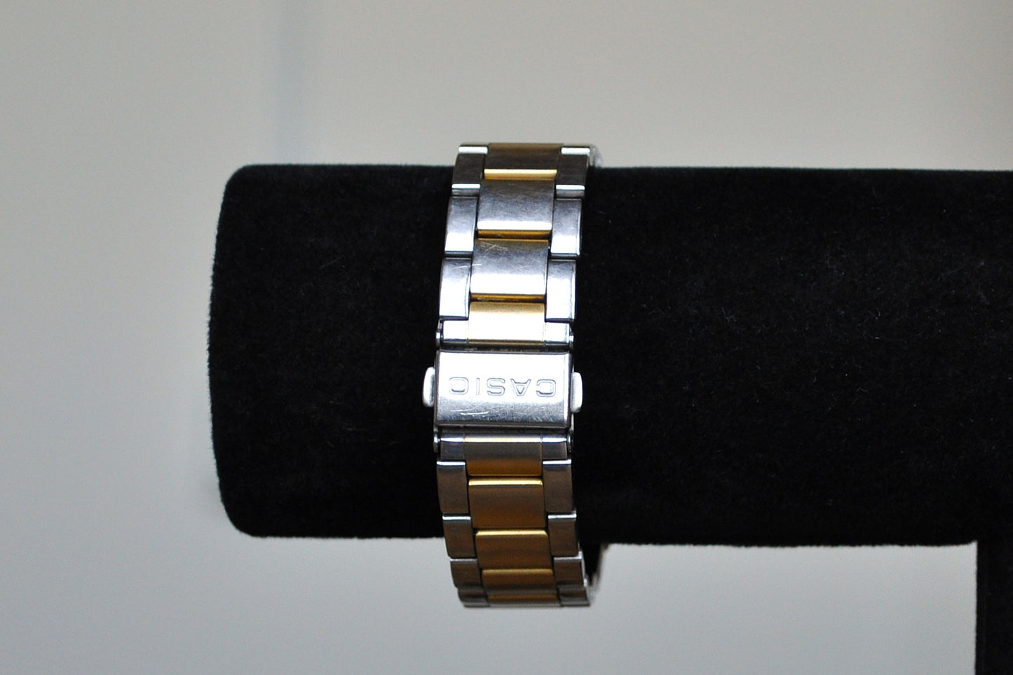 Classic Casio Quartz Analog Silver Tone Watch - MTP-1165 - Working!