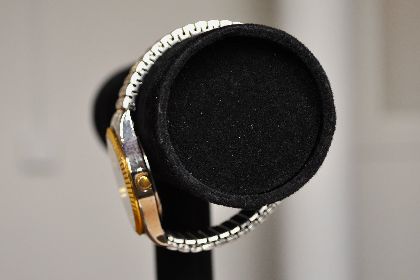 Stunning Gitano Gold and Silver Tone Day & Date Indicator Analog Watch - Working - Expansion Band - Water Resistant