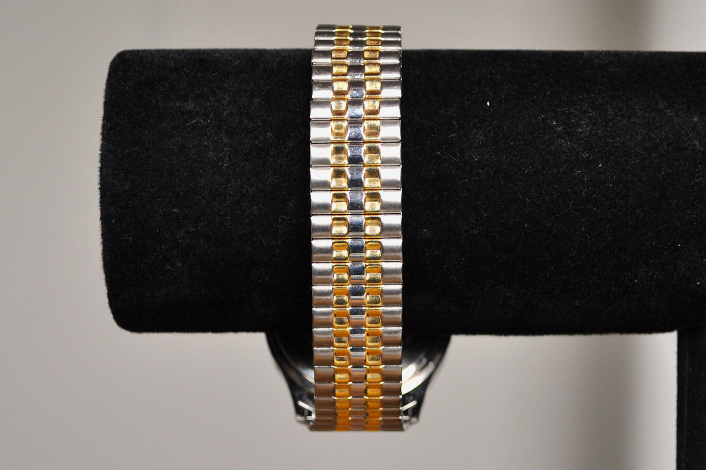 Stunning Gitano Gold and Silver Tone Day & Date Indicator Analog Watch - Working - Expansion Band - Water Resistant