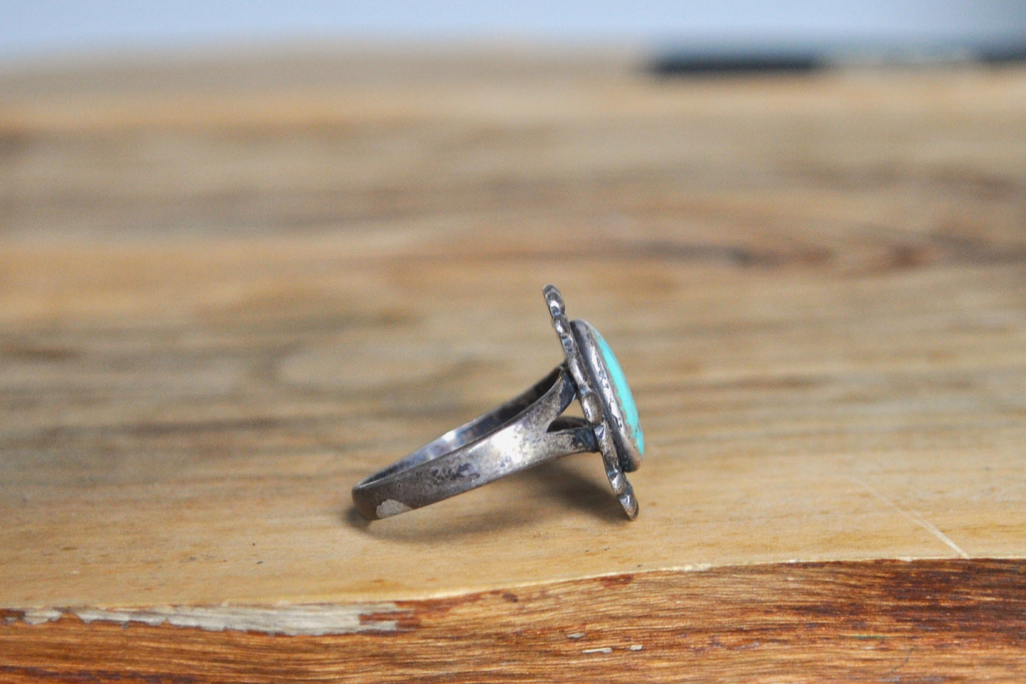 Scarce Vintage Bell Trading Post Sterling Ring Cracked Turquoise Stone - Size 8.5 - Authentic Native American Jewelry - 925 Silver